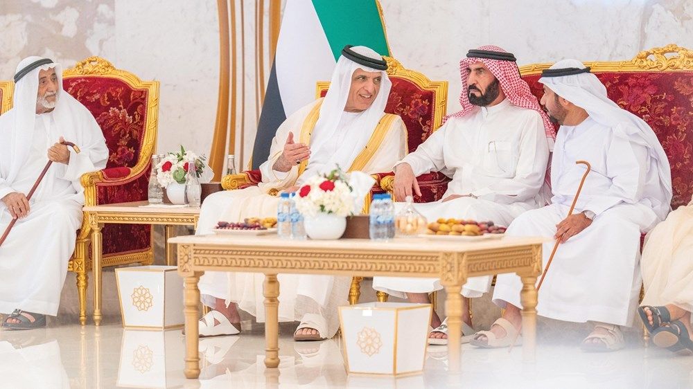 الحكام يواصلون استقبال المهنئين بالعيد