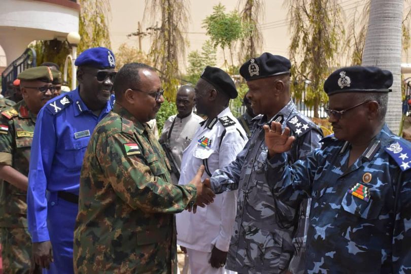 والي ولاية شمال كردفان يقدم تھاني عيد الاضحي المبارك لقوات الشرطة بالولاية