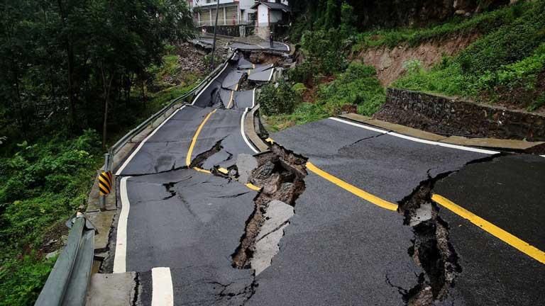 وفاة 9 أشخاص جراء الانهيارات الأرضية والفيضانات في جنوب الصين