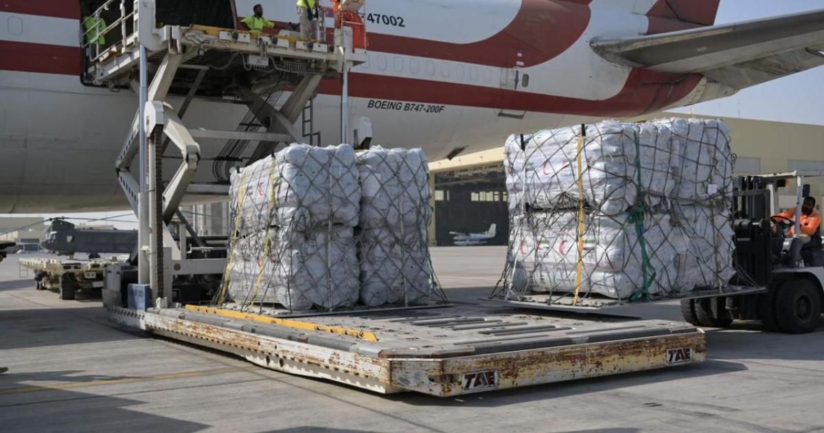 الإمارات تسير طائرتها الإغاثية الـ 238 لدعم سكان غزة مروراً بمطار العريش