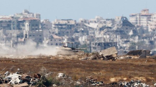 إحراق صالة المغادرين وعدد من مرافق معبر رفح البري