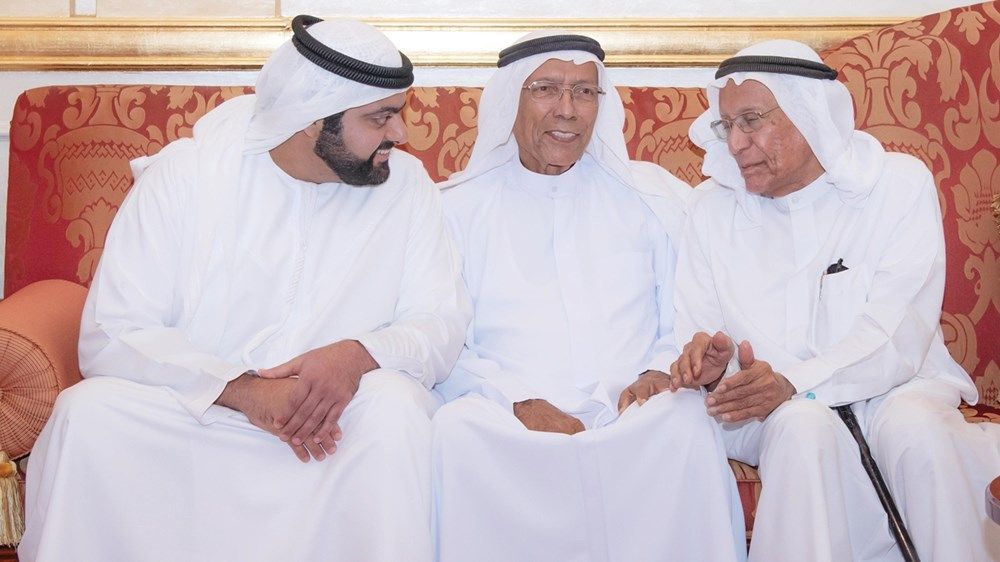 الحكام يواصلون استقبال المهنئين بالعيد