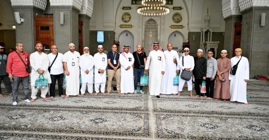 ممثلو وكالات الأنباء الدولية يزورون المسجد النبوي ومعالم المدينة المنورة