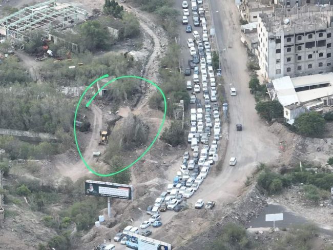 شاهد.. الحوثي يستغل الطرق المفتوحة في التقدم نحو تعز