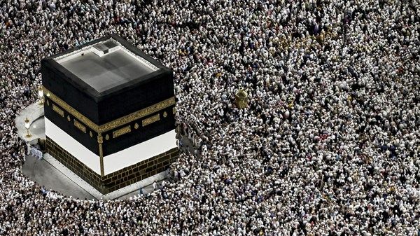 حجاج الدولة يؤدون طواف الوداع ورحلات العودة تبدأ اليوم