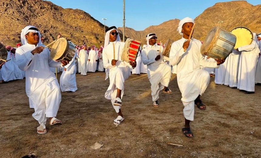 نجران.. "لعب الطبول" موروث شعبي يزين احتفالات عيد الأضحى