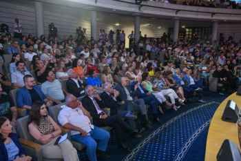 حفلة للغناء العربي في جامعة الروح القدس - الكسليك بقيادة غادة شبير