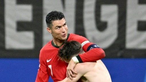 كونسيساو يهدي البرتغال فوزاً بـ"القاضية" على تشيكيا