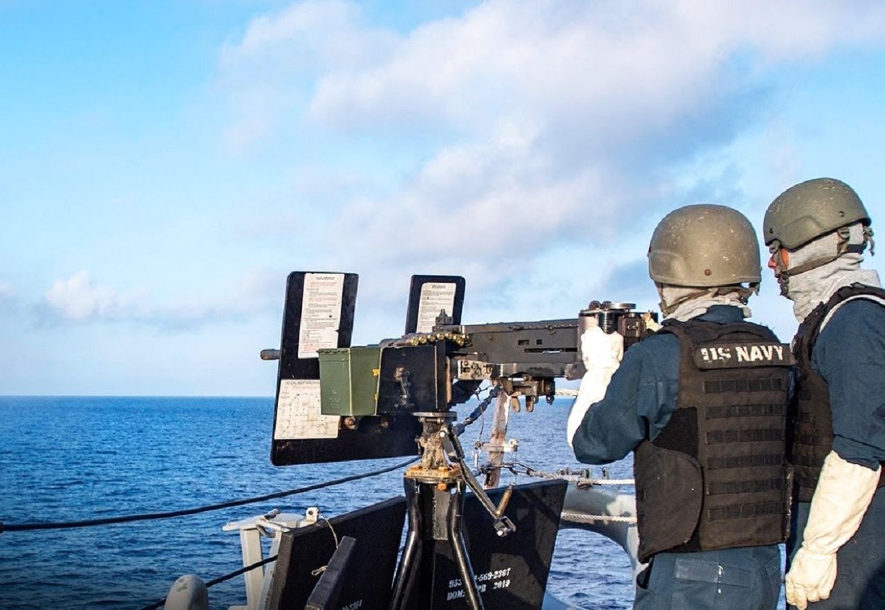 الخليج اليوم .. الجيش الأمريكي يدمر 4 رادارات للحوثيين