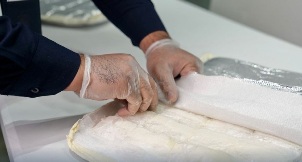 القبض على مقيمين بالرياض لترويجهما 26 كيلوجرامًا من (الشبو) المخدر