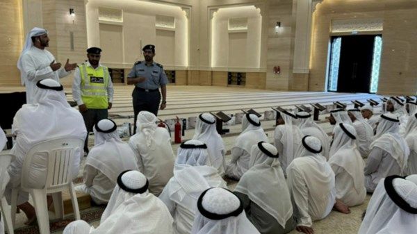 شرطة أبوظبي تنفذ مبادرة «أنتم فرحتنا» لأئمة المساجد