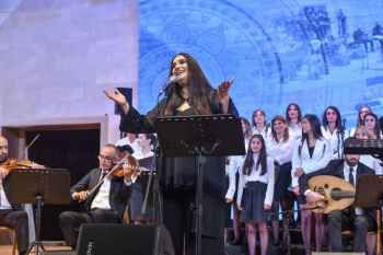 حفلة للغناء العربي في جامعة الروح القدس - الكسليك بقيادة غادة شبير