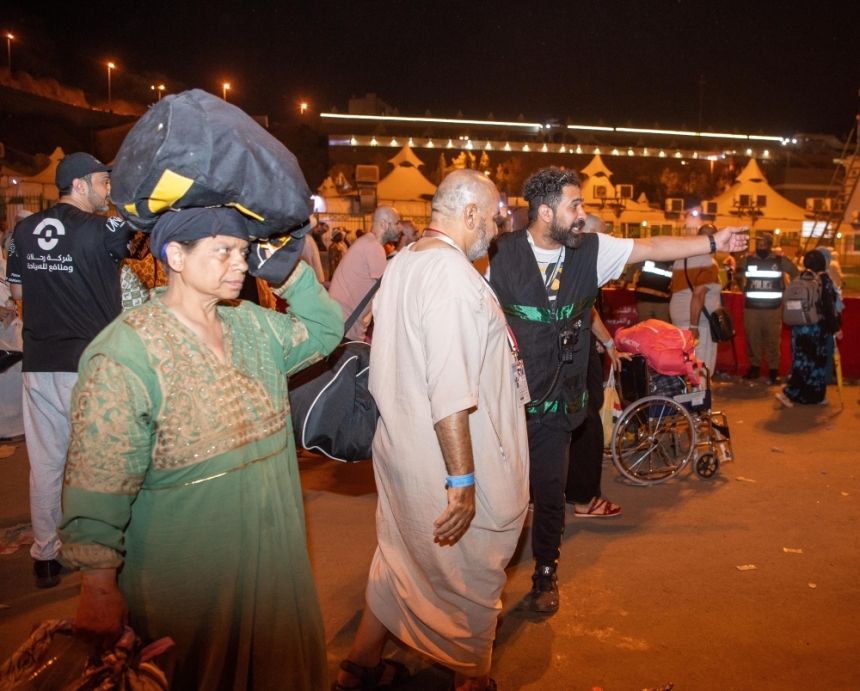 اليوم.. مطوفي الدول العربية تفوج نصف حجاجها