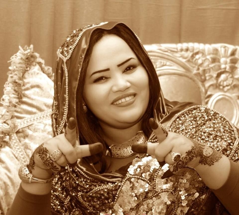 شاهد بالفيديو.. الفنانة حرم النور تصدر أغنية جديدة تغني فيها للاعبي المنتخب السوداني “صقور الجديان” بعد تألقهم في تصفيات كأس العالم (الليلة حلقوا في سمانا وكانوا في الميدان صقور)