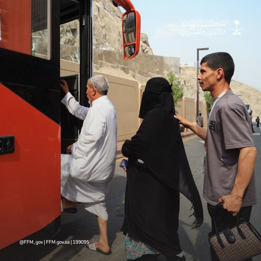 حملة صندوق الشهداء والمصابين تودع آخر أفواج حجاجها هذا العام