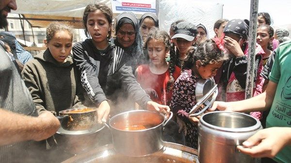 مستشفيات غزة تفتتح أقساماً خاصة لحالات سوء التغذية والجفاف