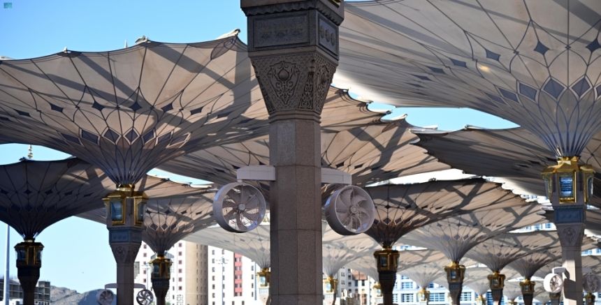 خدمات نوعية لوقاية الحجاج من الحرارة في المسجد النبوي