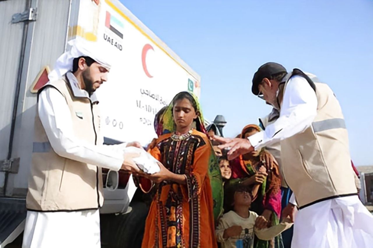 الخليج اليوم .. 528 ألف شخص استفادوا من أضاحي «الهلال» وكسوة العيد