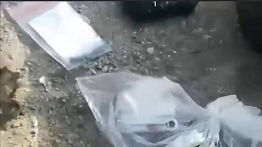 الخليج اليوم .. نشطاء يتداولون فيدوهات لاكتشاف "أعمال سحر أسود في جبل عرفات"