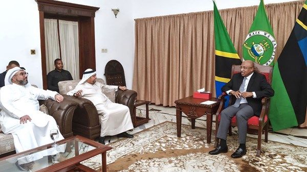 رئيس إقليم زنجبار يستقبل علي النعيمي
