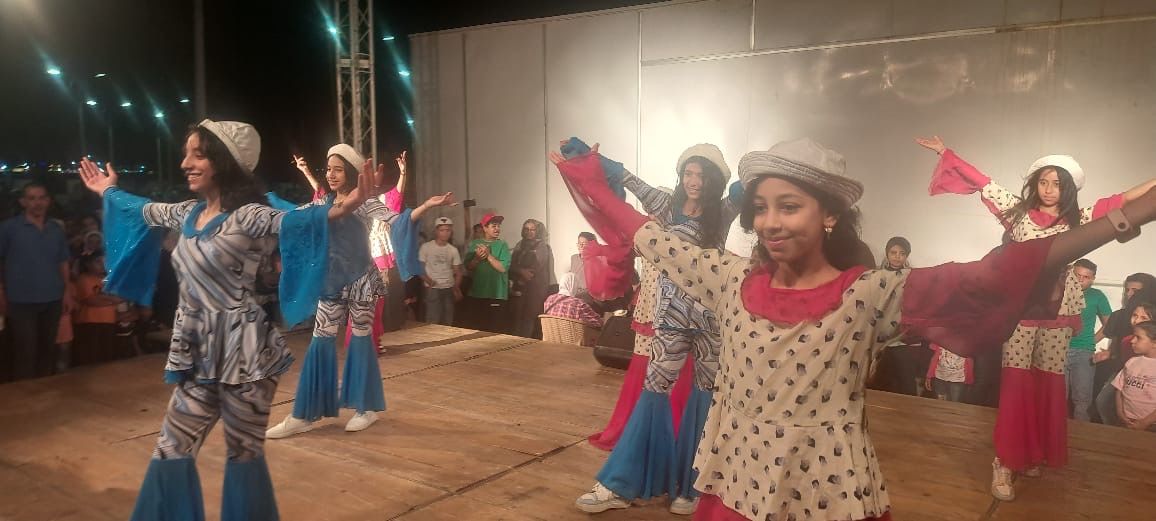 عروض الفنون الشعبية تزين ممشى أهل مصر بالسويس