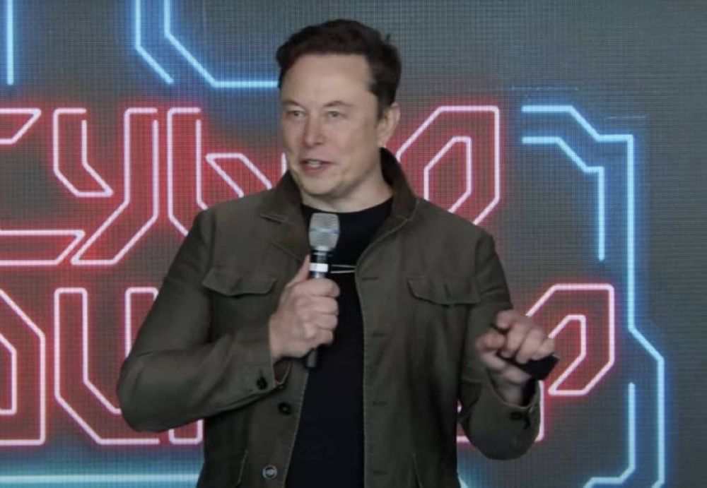 إيلون ماسك يكشف تفاصيل تعرضه لمحاولات اغتيال