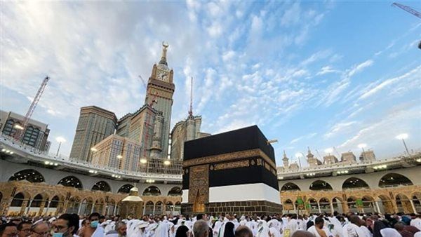 السعودية.. وزارة الحج والعمرة تبدأ استقبال المعتمرين وإصدار تأشيراتهم