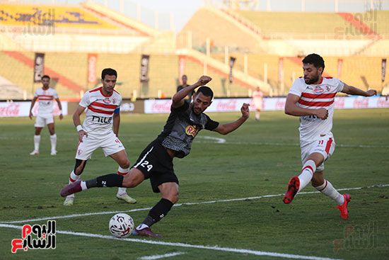 30 دقيقة.. الزمالك يحافظ على التقدم وشيكا ينقذ مرمى فاركو من هدف ثان (فيديو)