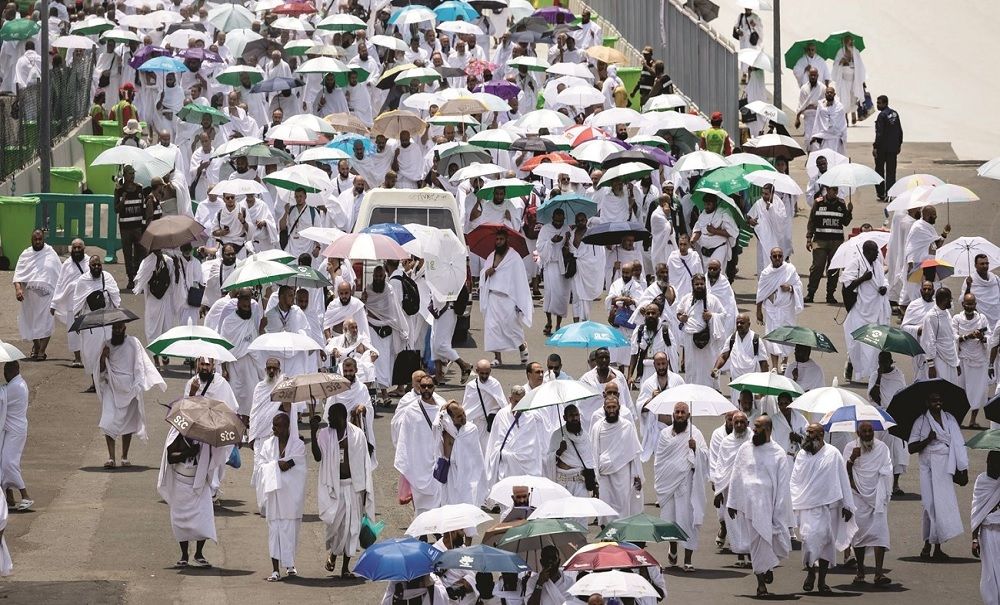 أول تعليق سعودي رسمي على وفاة أكثر من 1100 من الحجاج