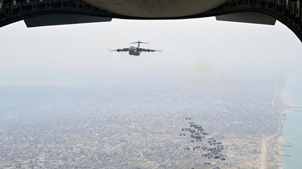 صور.. وثائقيات تبرز الجهود والمبادرات الإنسانية الإماراتية لدعم سكان غزة