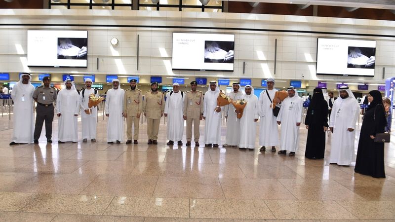 الامارات | شرطة دبي تستقبل حجاجها العائدين  من الأراضي المقدسة
