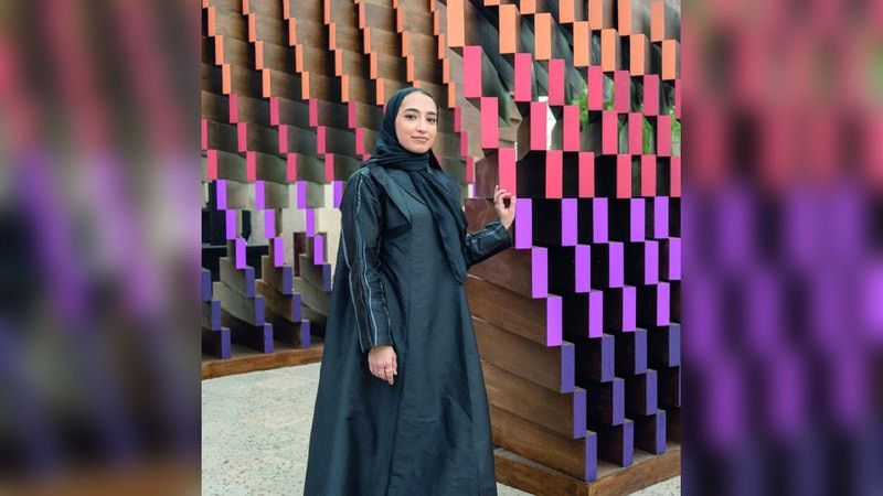 الامارات | الزينة لوتاه تستعيد قصص الأجداد بالرمال واللبان والخشب