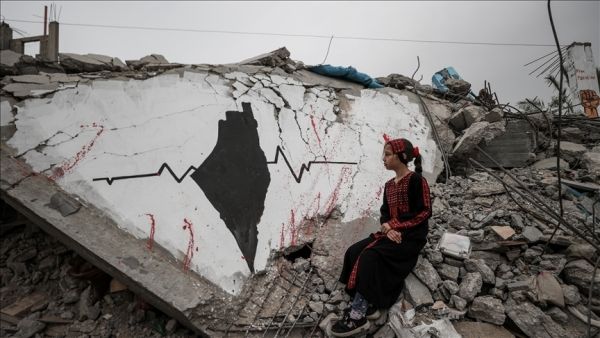 ركام المنازل المدمرة بخان يونس.. ملاذ عائلات بحثا عن حياة