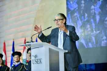 جامعة الروح القدس - الكسليك احتفلت بتخريج "دفعة الثبات"