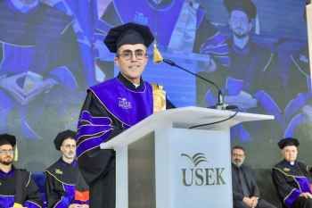 جامعة الروح القدس - الكسليك احتفلت بتخريج "دفعة الثبات"