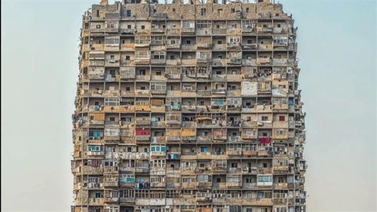 حقيقة الصورة التي أثارت جنون المصريين.. العمارة العشوائية
