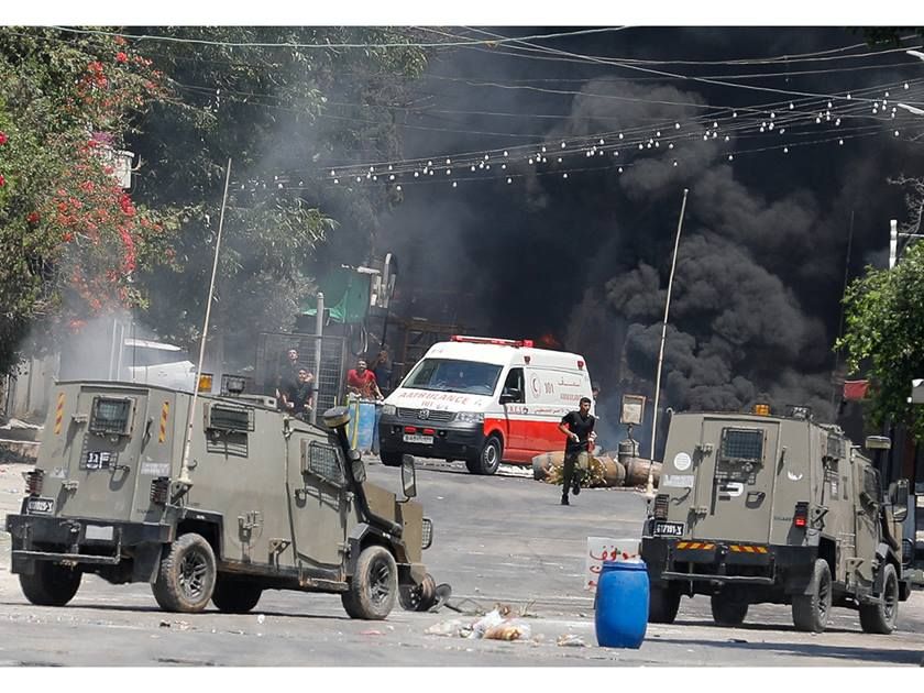 إصابة ثلاثة فلسطينيين برصاص الاحتلال الإسرائيلي بالضفة الغربية