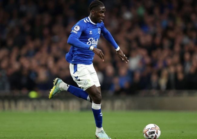 مانشستر يونايتد يهدد خطة برشلونة في الميركاتو