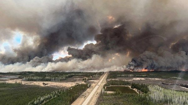 إجلاء 1000 شخص في كيبيك الكندية بسبب حريق غابات