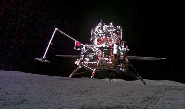 الختم الفلكي بأبوظبي يتمكن من تصوير المسبار الصيني أثناء عودته من القمر