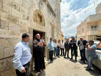 جولة لنادي الصحافة في عاليه وعين تراز ورشميا والرملية بدعوة من جمعية الثروة الحرجية