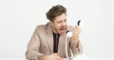 تكنولوجيا: شركة تبتكر روبوتا يحول الصراخ الغاضب للعملاء إلى خطاب هادئ في "الكول سنتر"