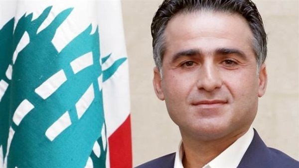 وزير النقل اللبناني يؤكد الثقة التامة في جميع الأجهزة العاملة بمطار بيروت