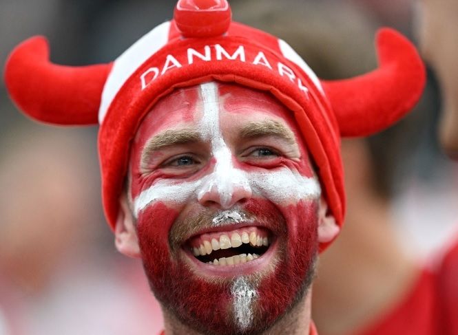 الامارات | تغريم الاتحاد الدنماركي بسبب لافتة مسيئة في مباراة إنجلترا