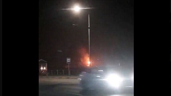 زيلينسكي يعلن قصف عشرات المنشآت النفطية في روسيا