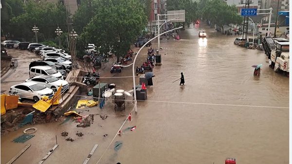 الصين تصدر تحذيراً من أمطار غزيرة