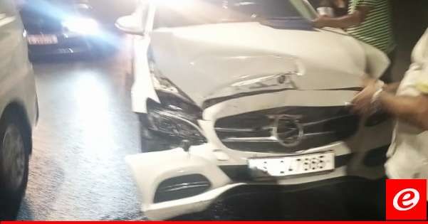 التحكم المروري: تصادم بين 4 سيارات داخل نفق المطار باتجاه خلدة وحركة المرور كثيفة