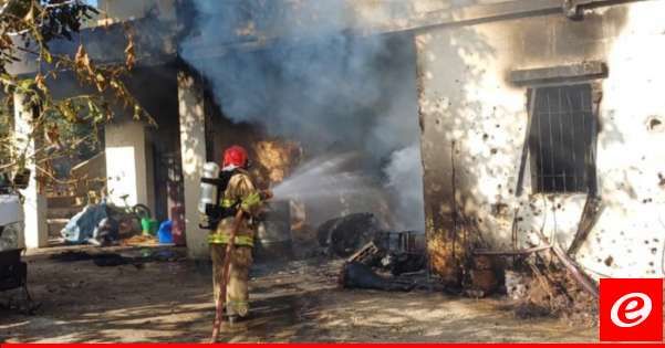 إخماد حريق أعشاب وأشجار إثر غارة جوية إسرائيلية في الظهيرة