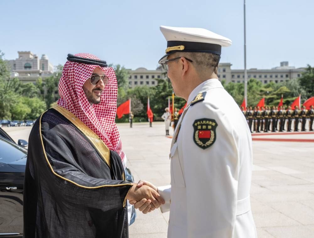 وزير الدفاع الصيني يستقبل وزير الدفاع ويعقدان جلسة مباحثات رسمية