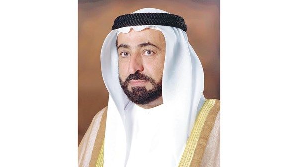 سلطان القاسمي يعتمد 3 شعارات جديدة لبلديات مدن المنطقة الشرقية